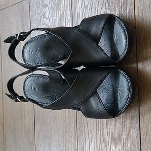Born women's wedge sandals
